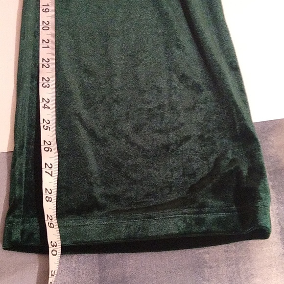 Amyenjoylife green lightweight velvet look jumpsuit size small - Picture 6 of 9